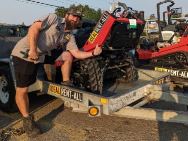 Where to find STUMP GRINDER, TRACKED 37HP in Mount Vernon